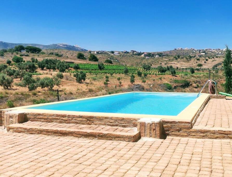 라피나 Summer House With A Pool Near Sea, Port & Airport 아파트 외부 사진